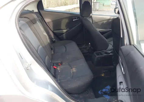 2018 Toyota Yaris Ia z USA, uszkodzony, nr VIN 3MYDLBYV1JY333823